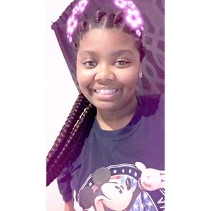 Meet your Posher, Yasmine